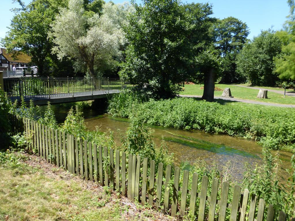Avon Accommodation Ringwood Bagian luar foto